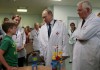 Путин посетил детскую клинику, где пообщался с детьми, раненными в Донбассе