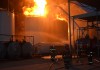 Новости горящей нефтебазы: взорвались еще две цистерны, идет «контролируемое горение»