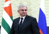 Глава Абхазии обвинил предшественников в разбазаривании помощи из России