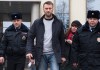 Арестованный на 15 суток до 6 марта Навальный просится на похороны Немцова