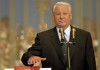 Опрос: растет число россиян, негативно оценивающих роль Ельцина