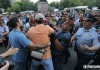 Полиция разогнала собравшихся у здания полиции в Ереване