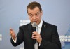Медведев пообещал скорректировать выплаты зарплат учителям с учетом их пожеланий