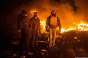 Узнать активиста Майдана можно по запаху. Он пахнет паленой резиной.
