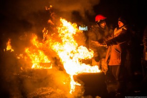 Дров на передовой не хватает, поэтому все коптятся в черном дыму
